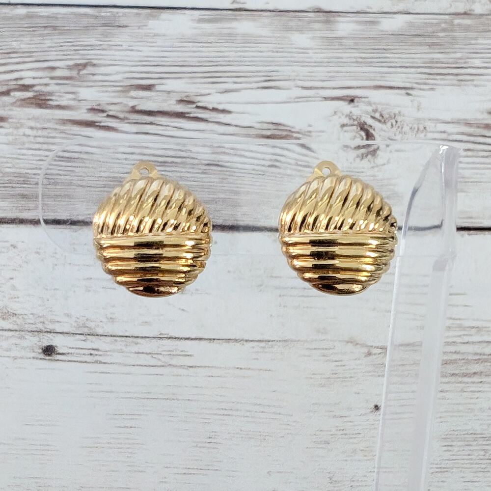 Vintage Clip On Earrings Gold Tone With Line Design 5/8"